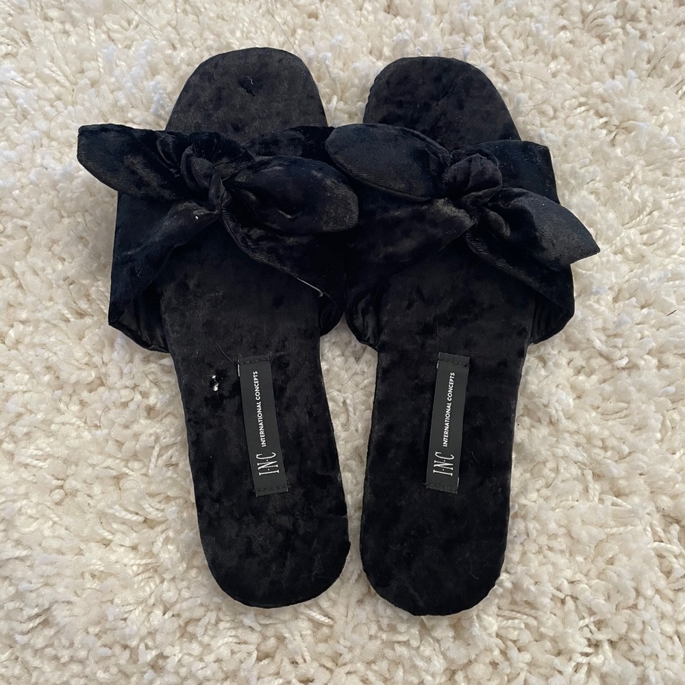 INC velvety slippers
